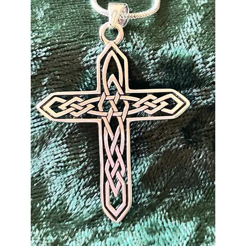 925 Sterling Silver Celtic Cross Pendant Necklace 16